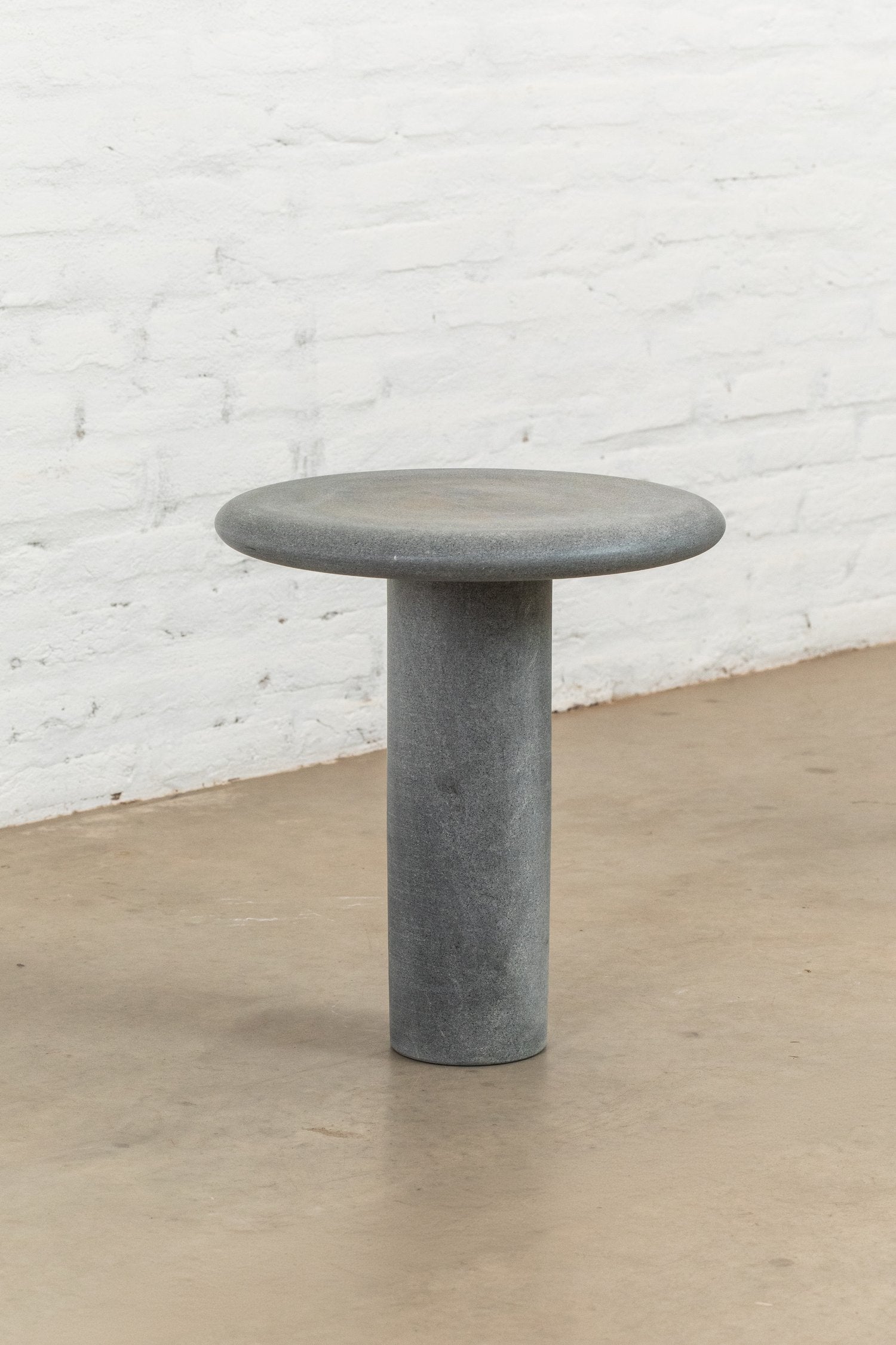Mesa auxiliar Pedra