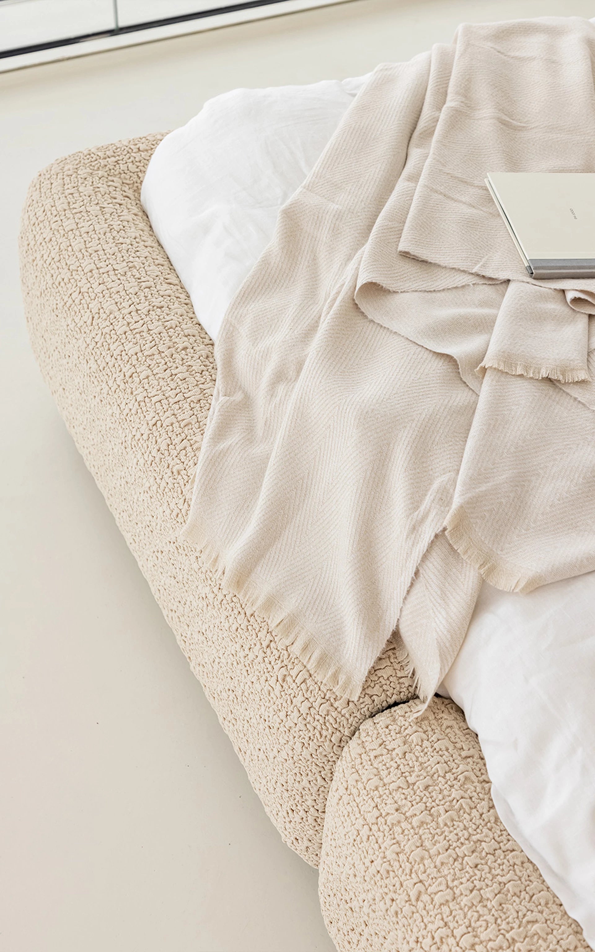 Dobra Bed
