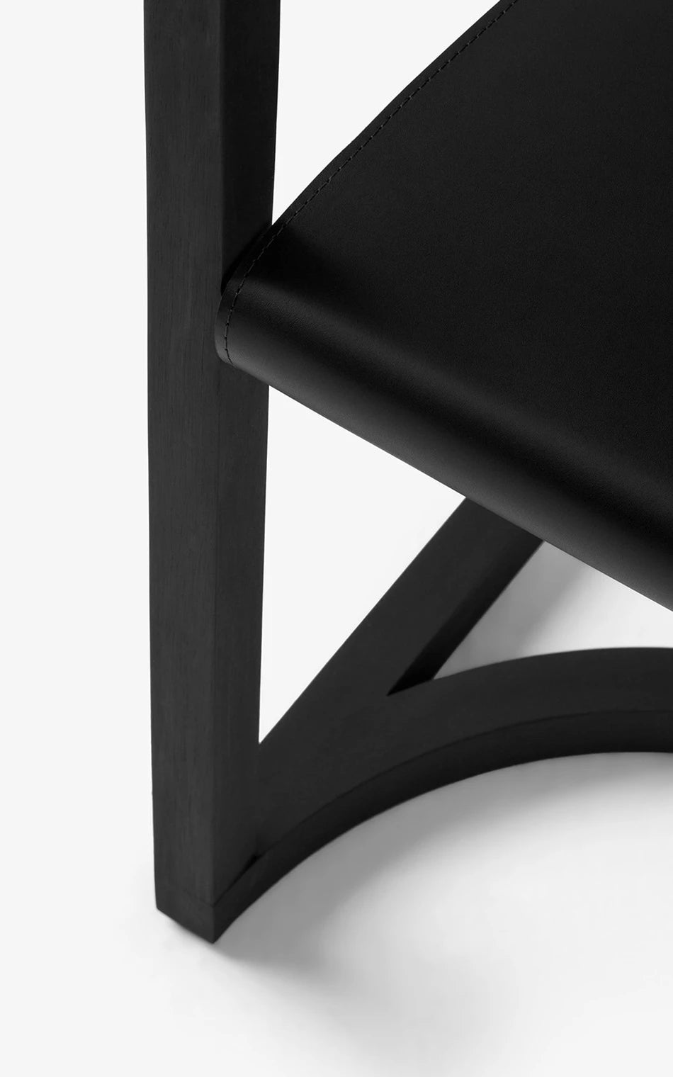 Capa (SEM) Chair