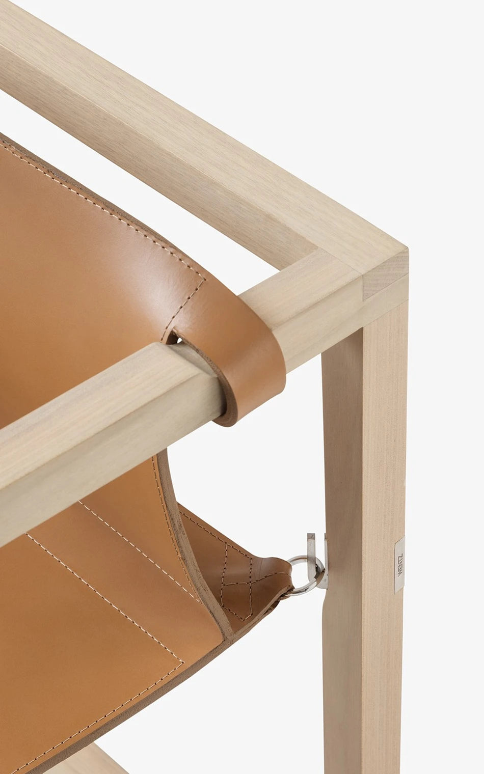 Capa (SEM) Chair