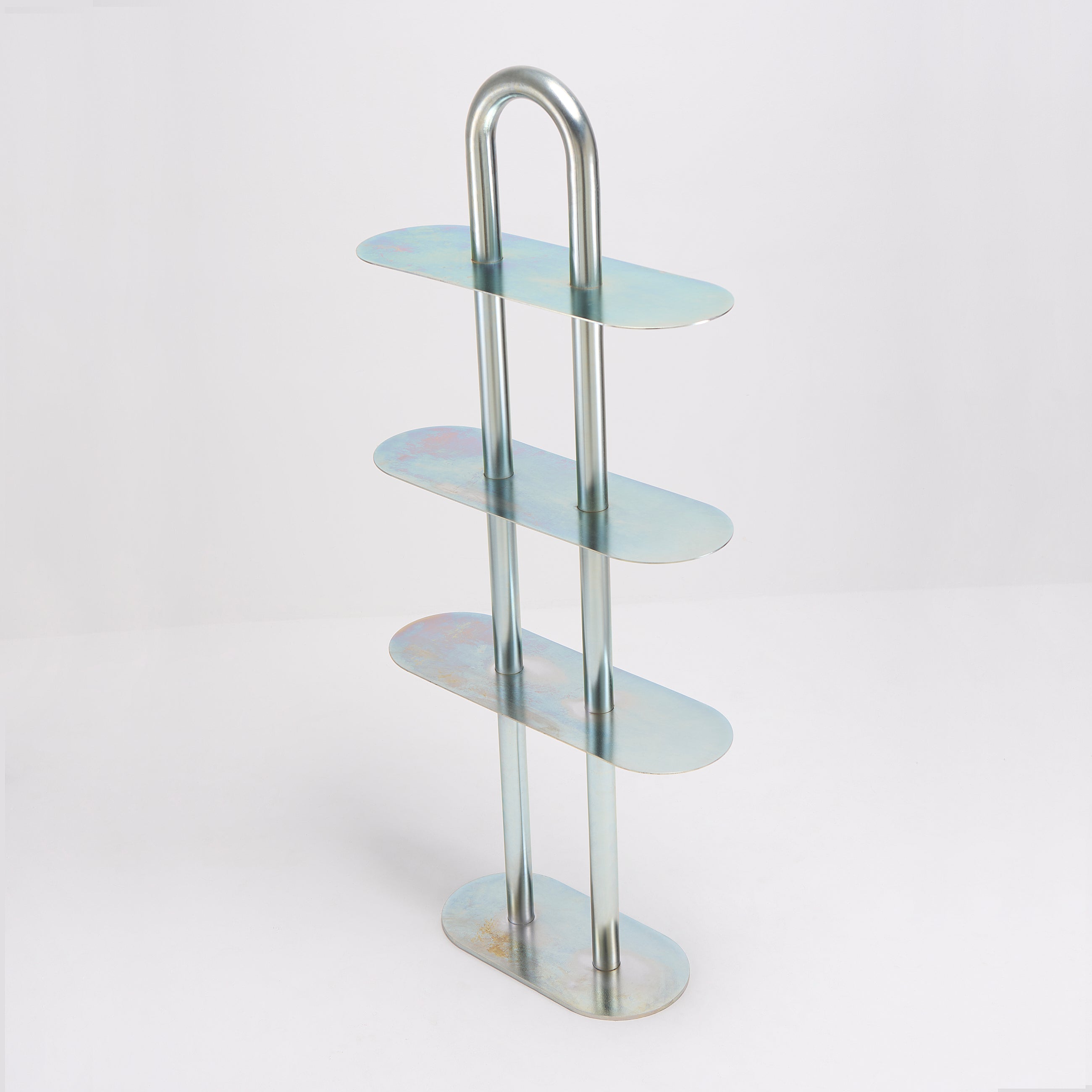 Estantería de zinc curva