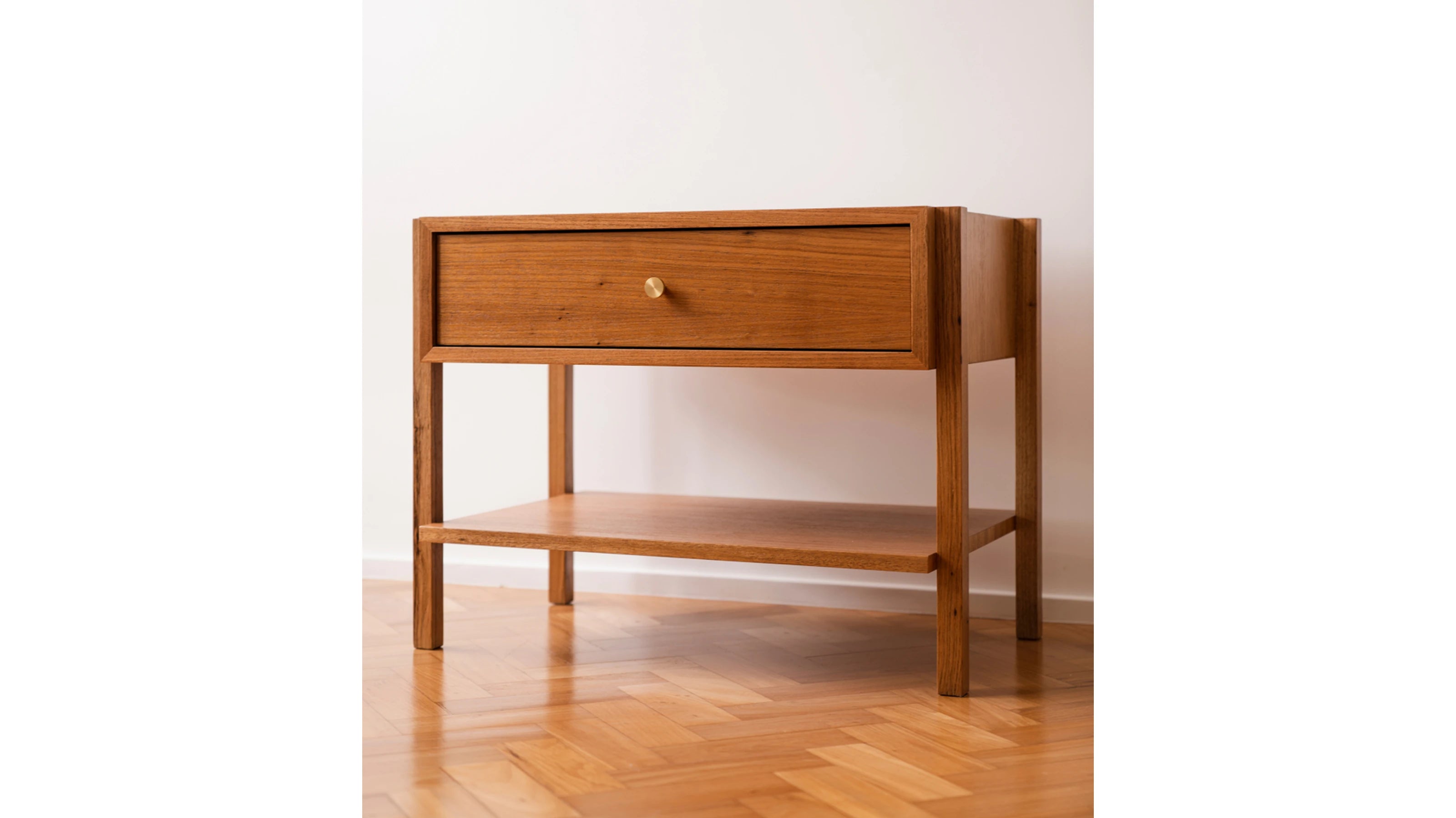Taga Bedside Table