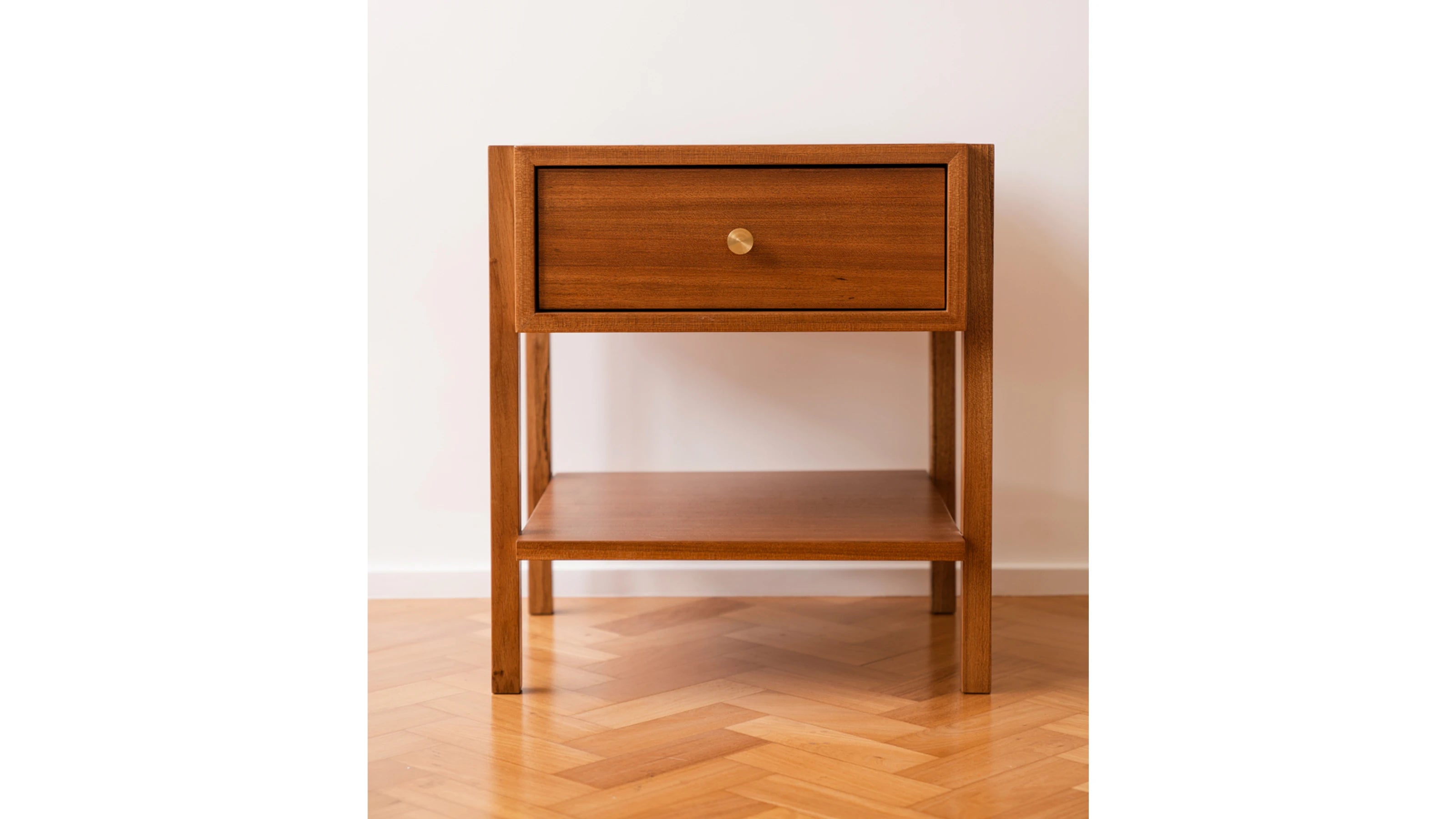 Taga Bedside Table