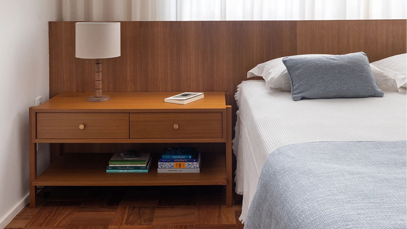 Taga Bedside Table