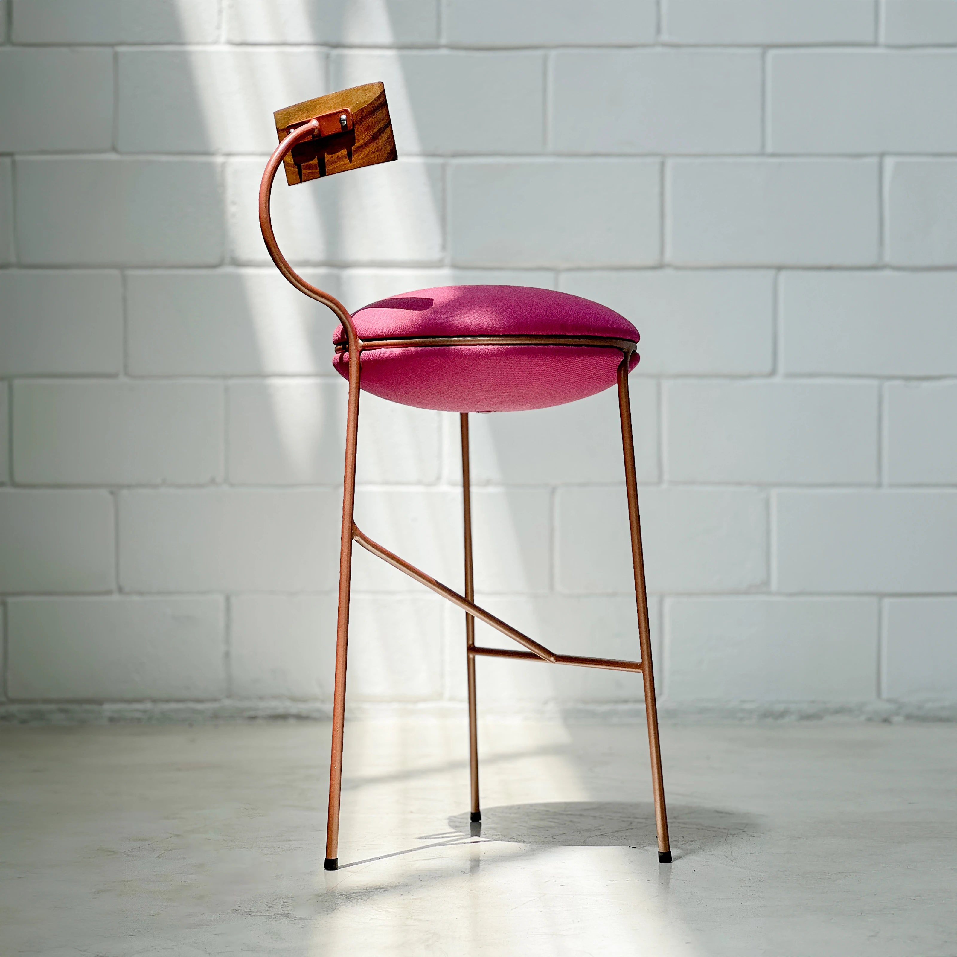 Curió High Stool