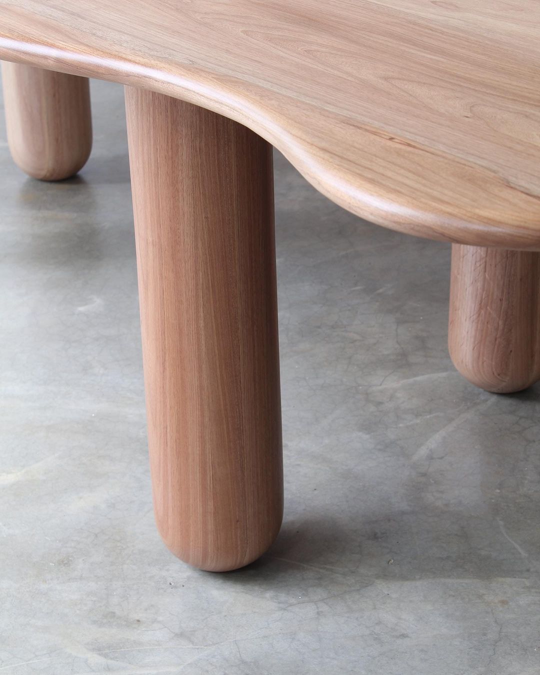 Mesa de comedor Maciça