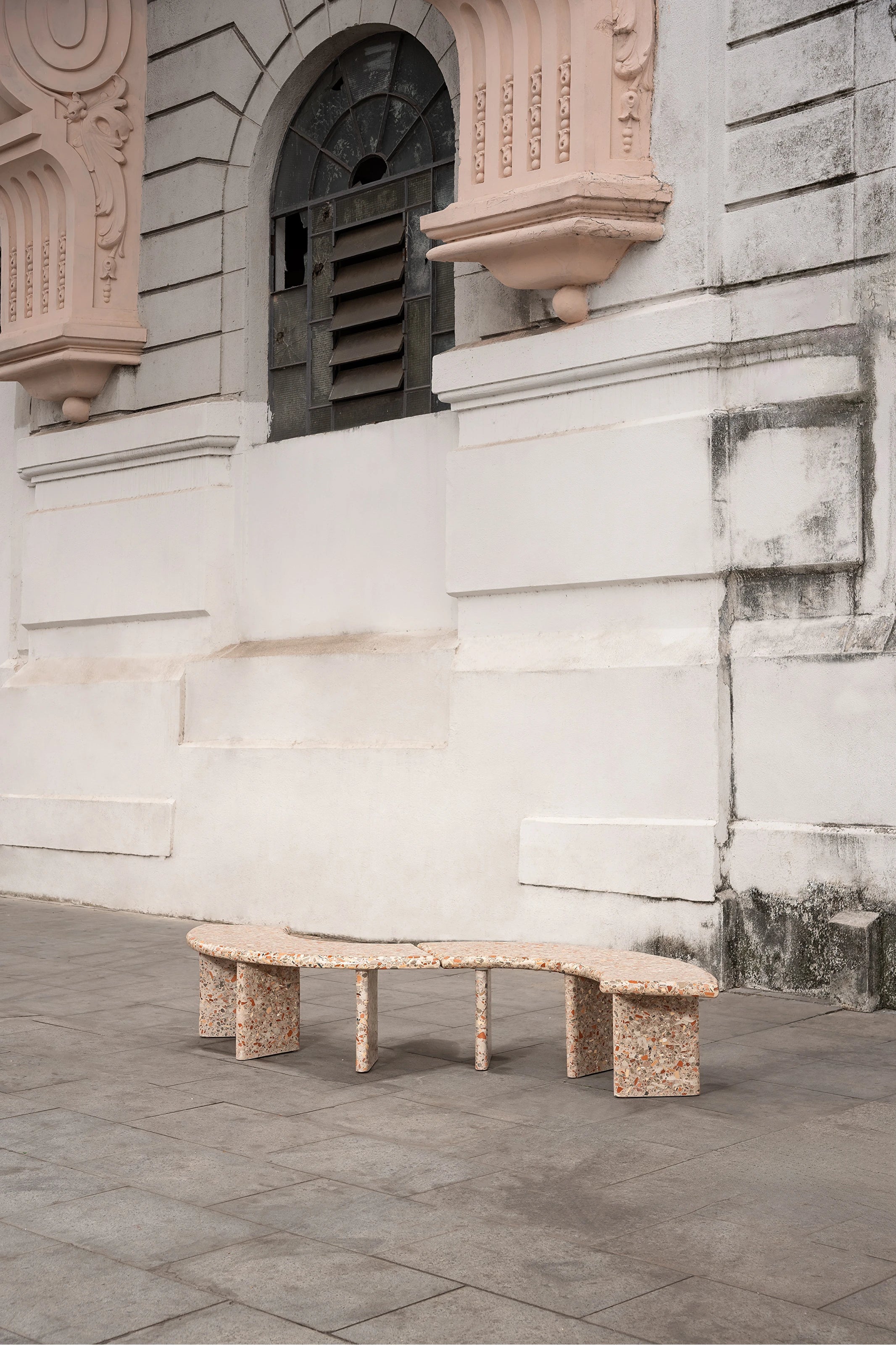 Brut Bench