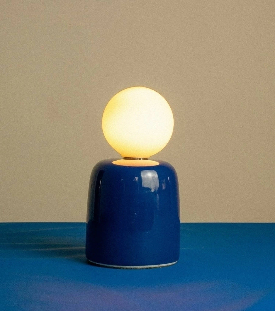 Cuia Table Lamp