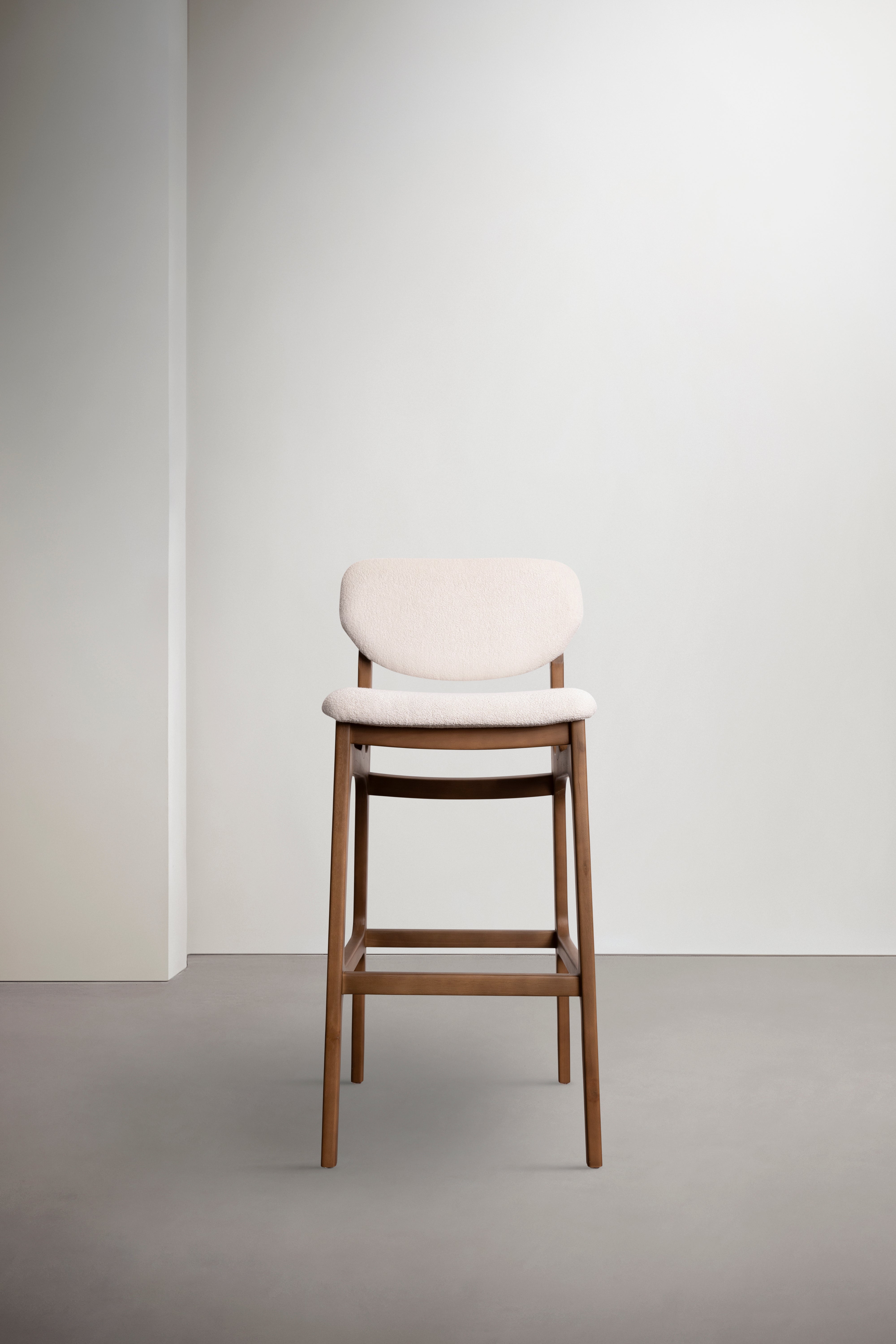 Carry High Stool