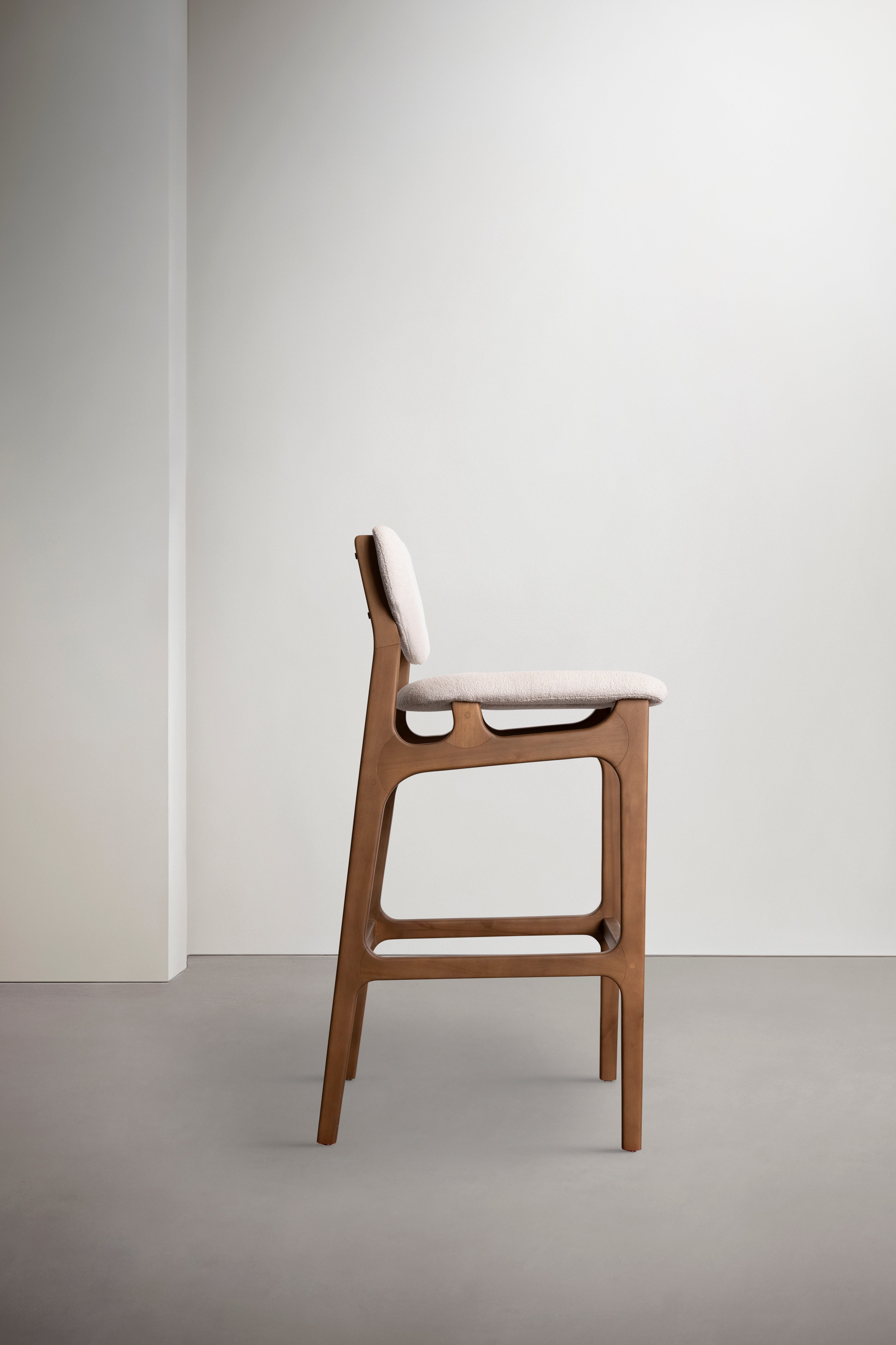 Carry High Stool