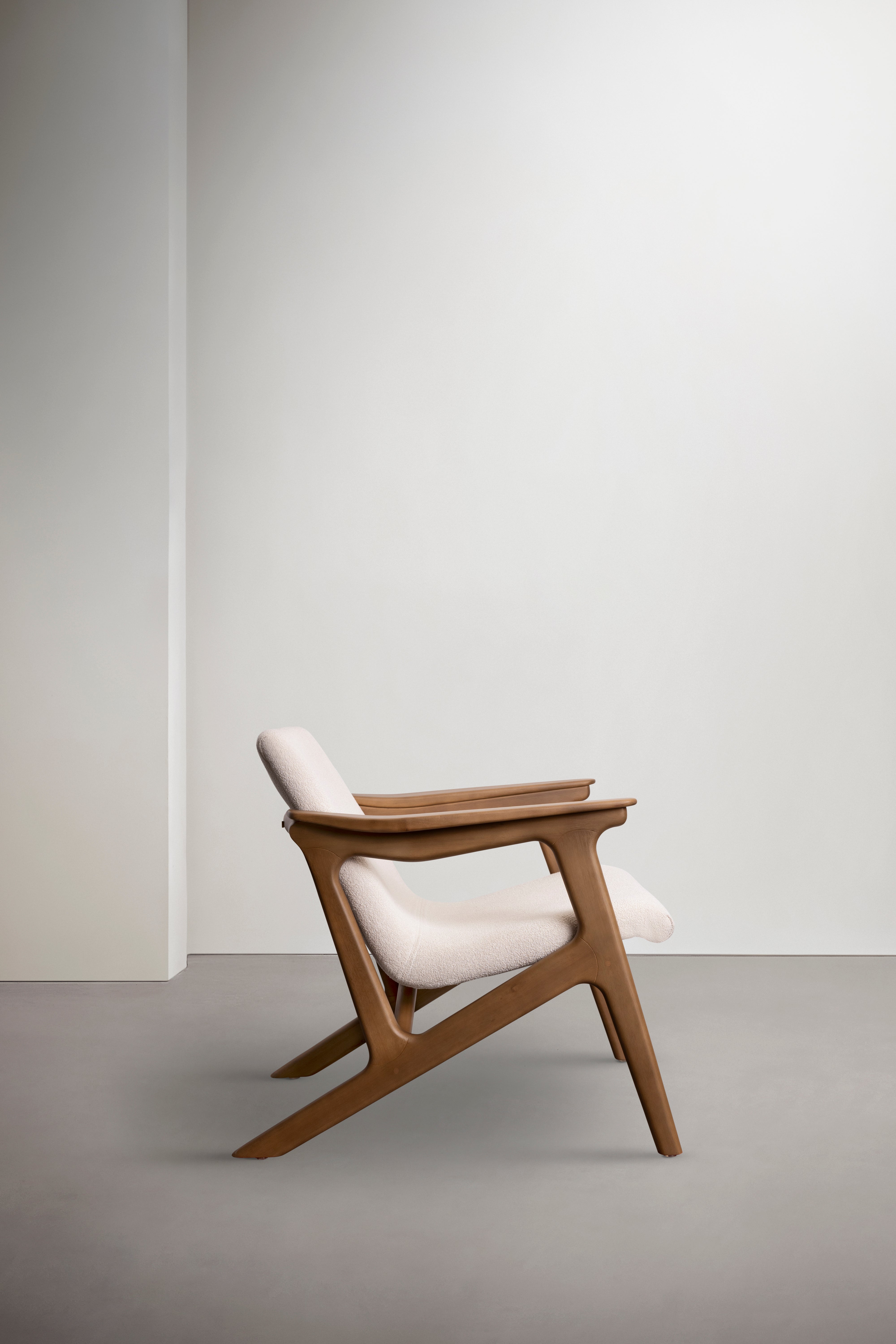 Esy Armchair