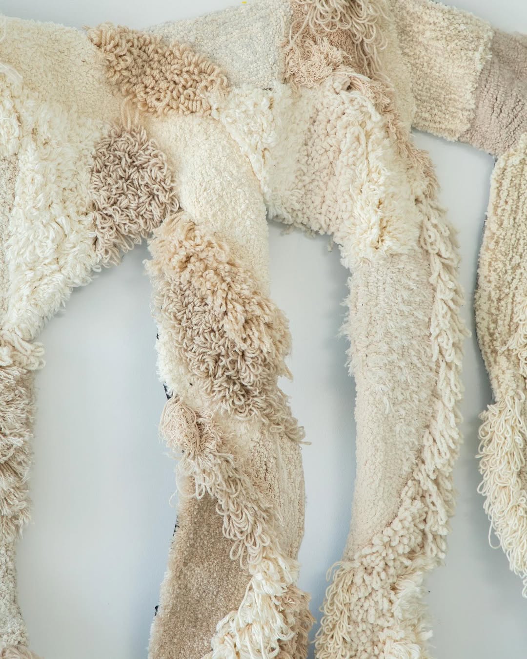 Escultura01 Wall Tapestry