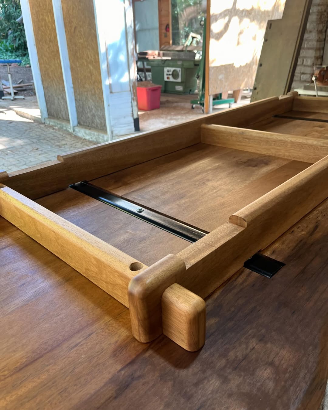 Mesa de comedor Maciça