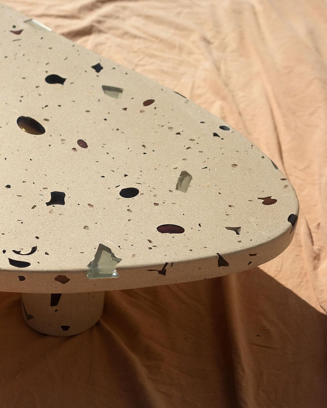 Mesa de centro monocromática