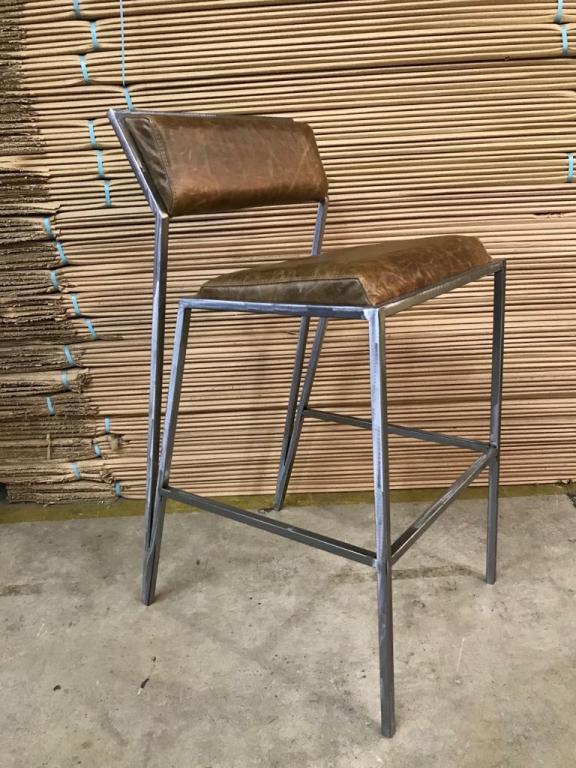 Taburete alto de terciopelo