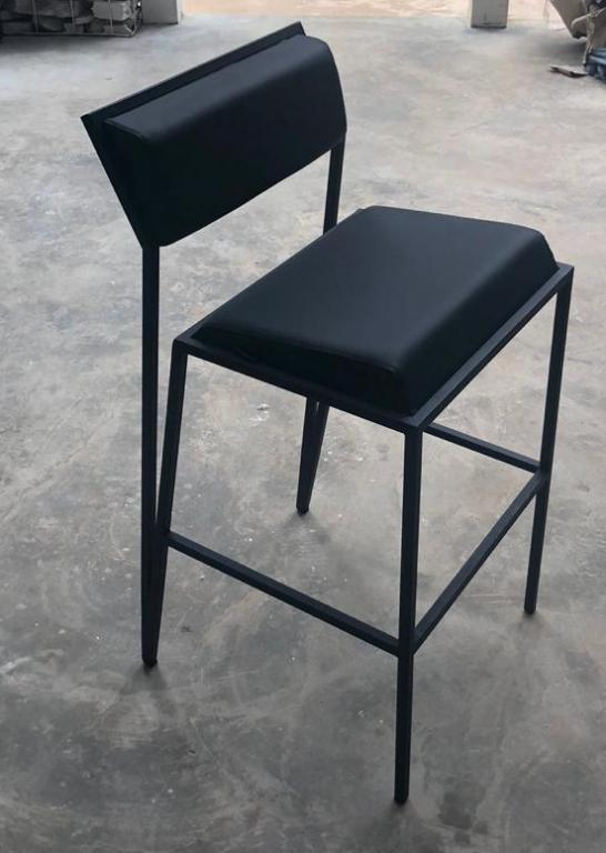 Taburete alto de terciopelo