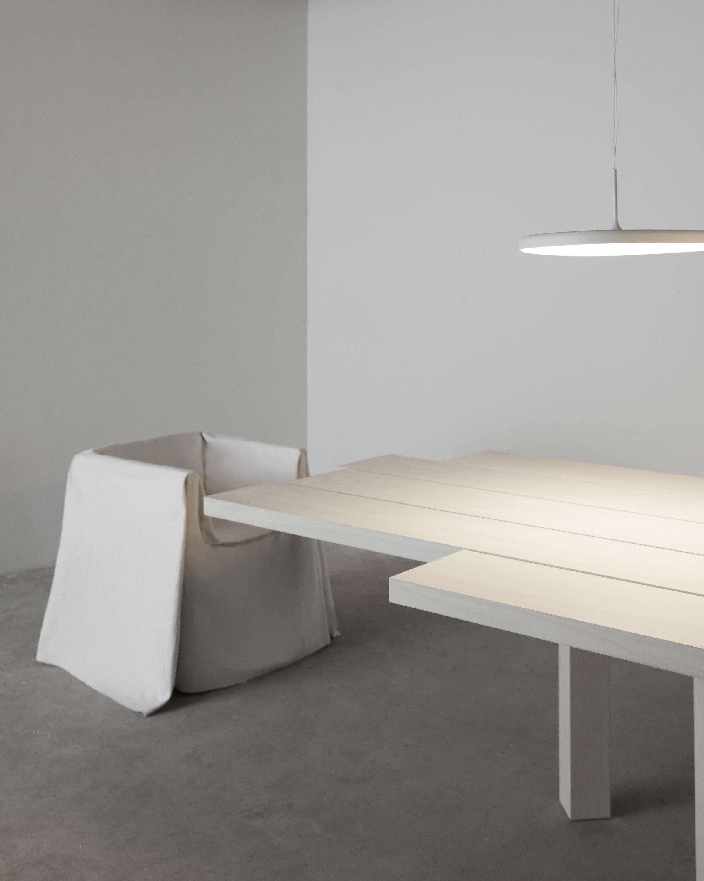 Tabua Dining Table