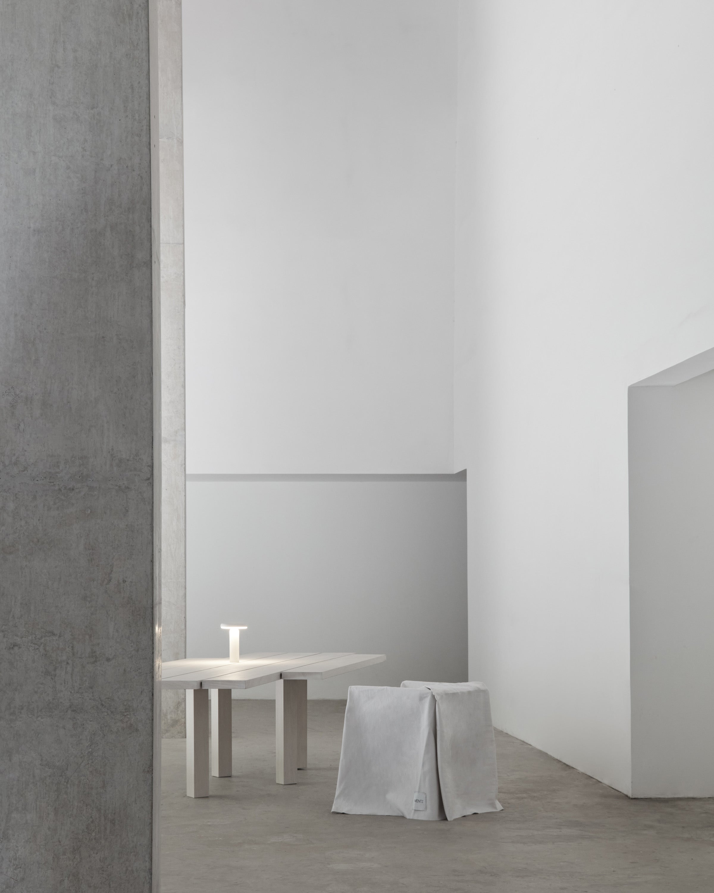Tabua Dining Table