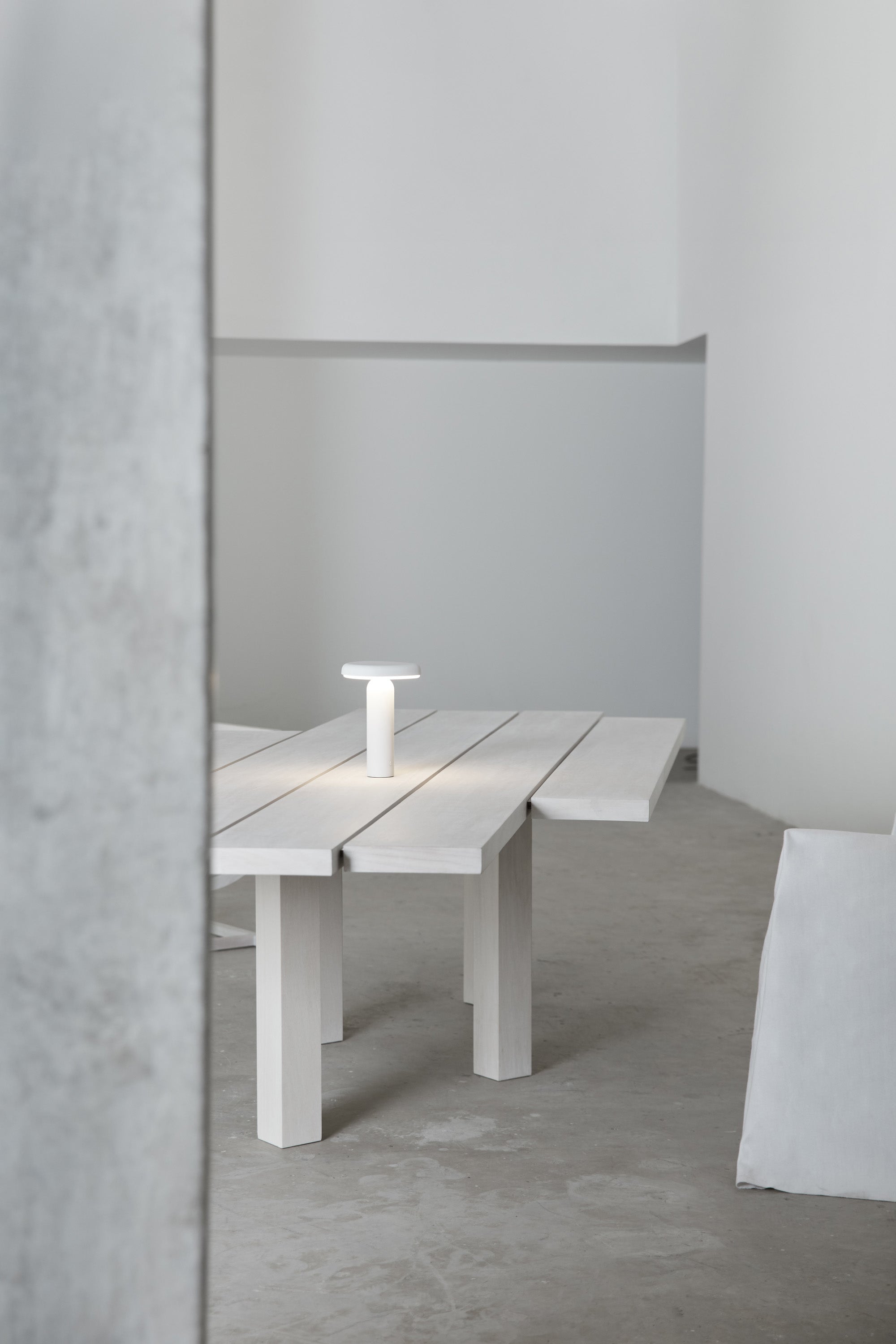 Tabua Dining Table