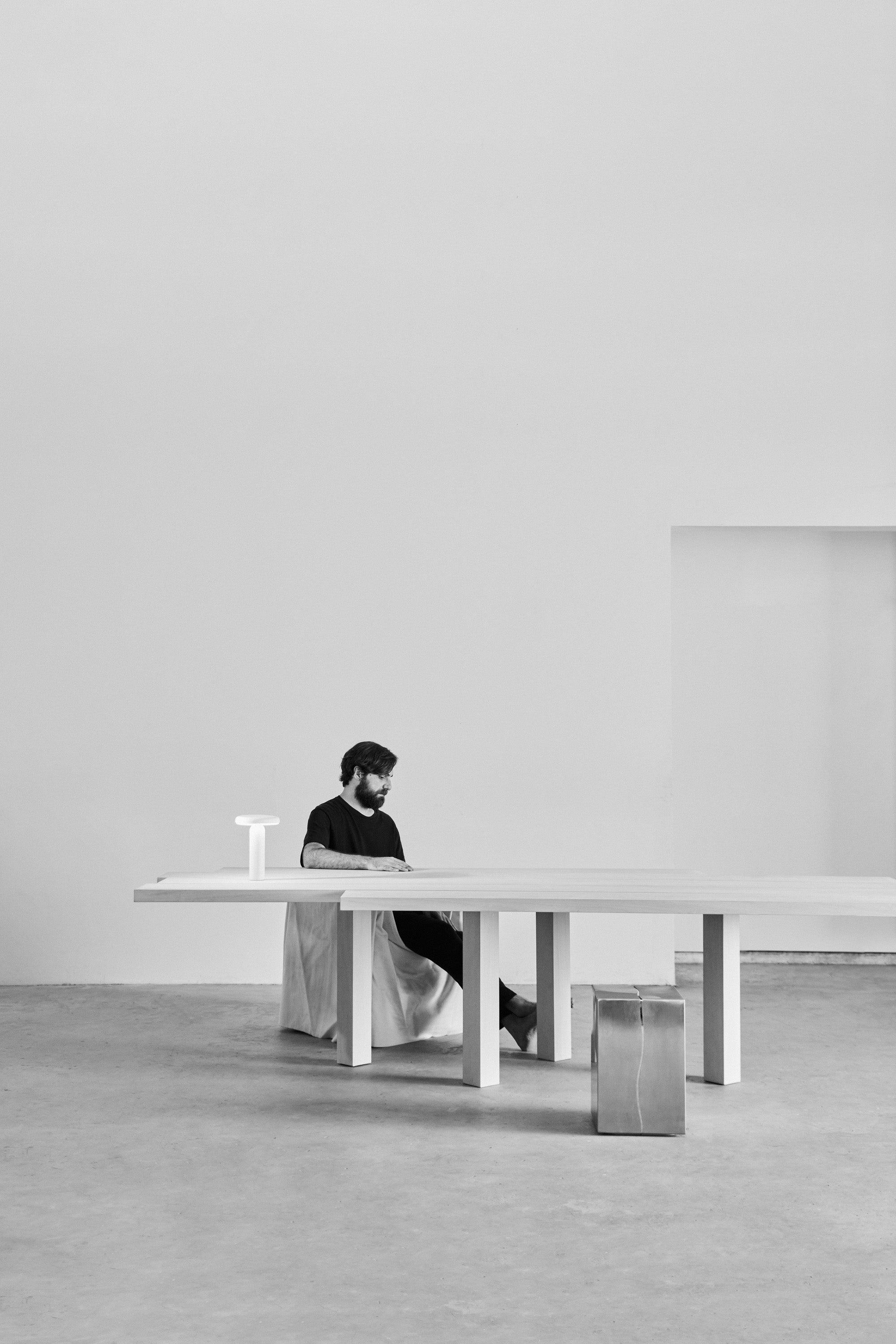 Tabua Dining Table