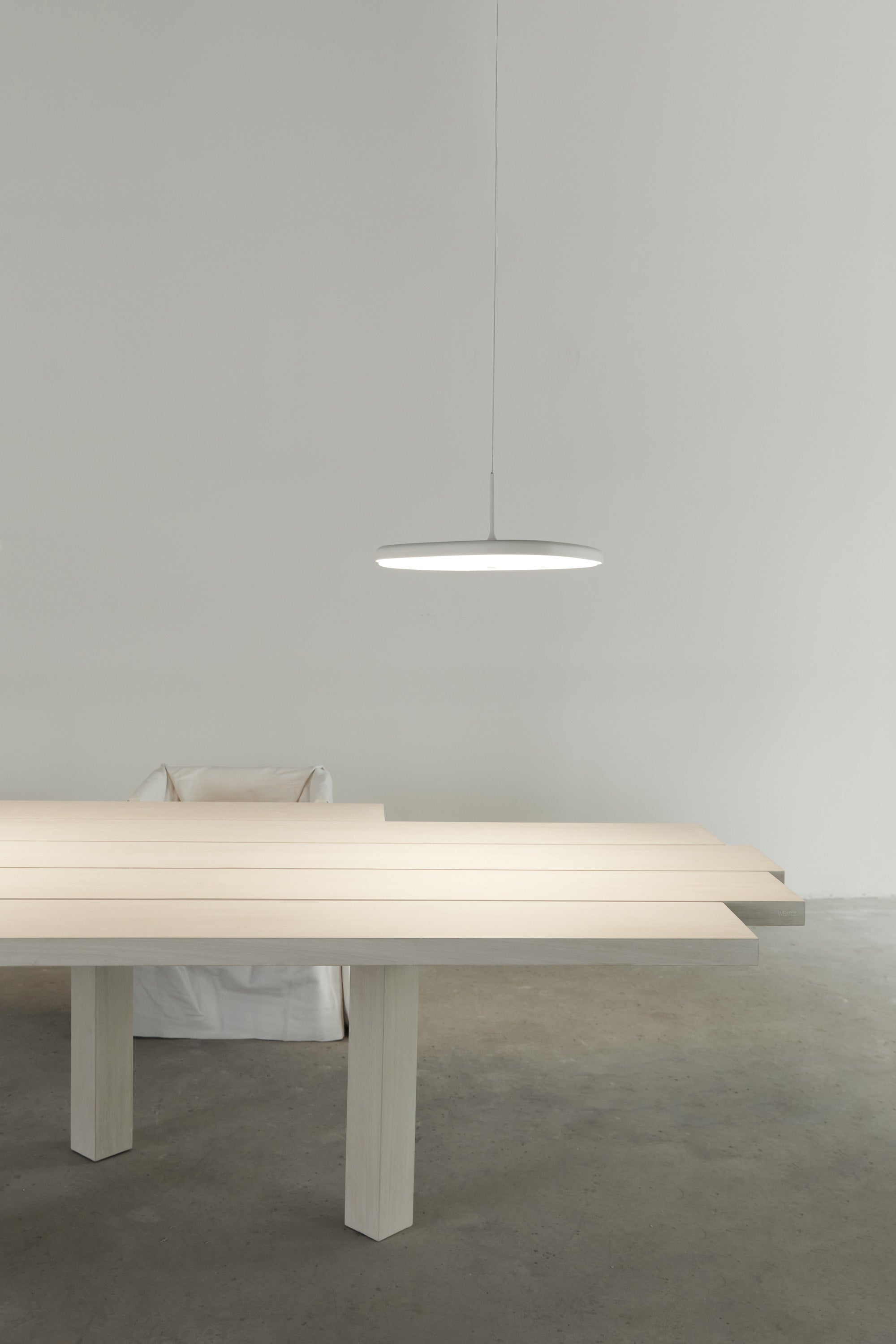 Tabua Dining Table