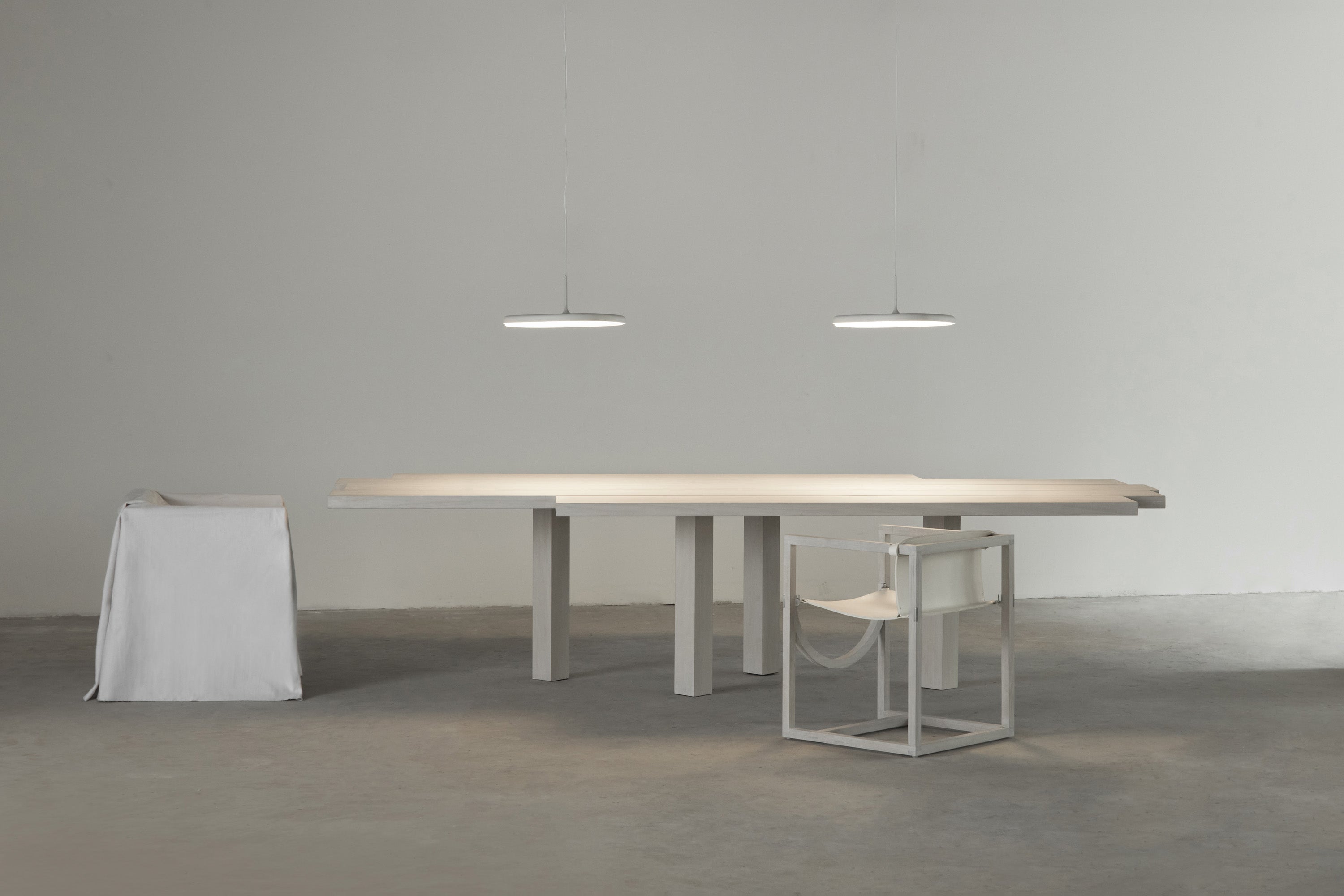 Tabua Dining Table