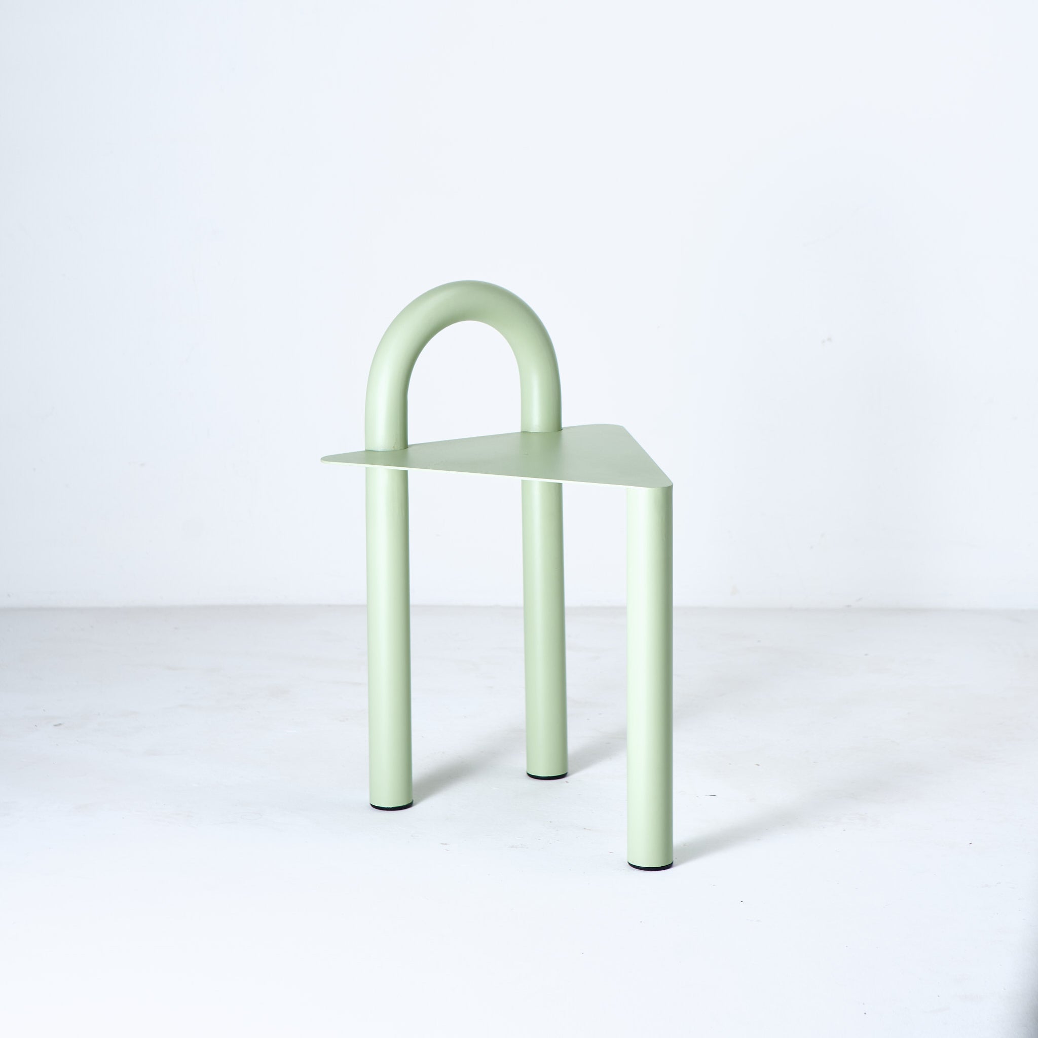 Curve Stool.