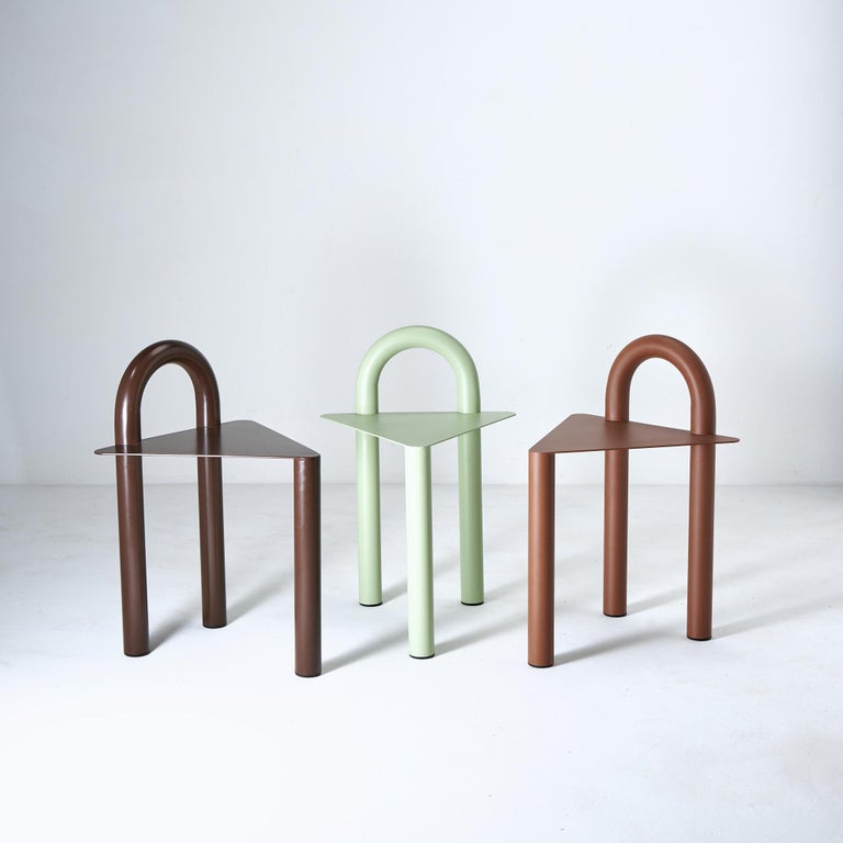 Curve Stool.