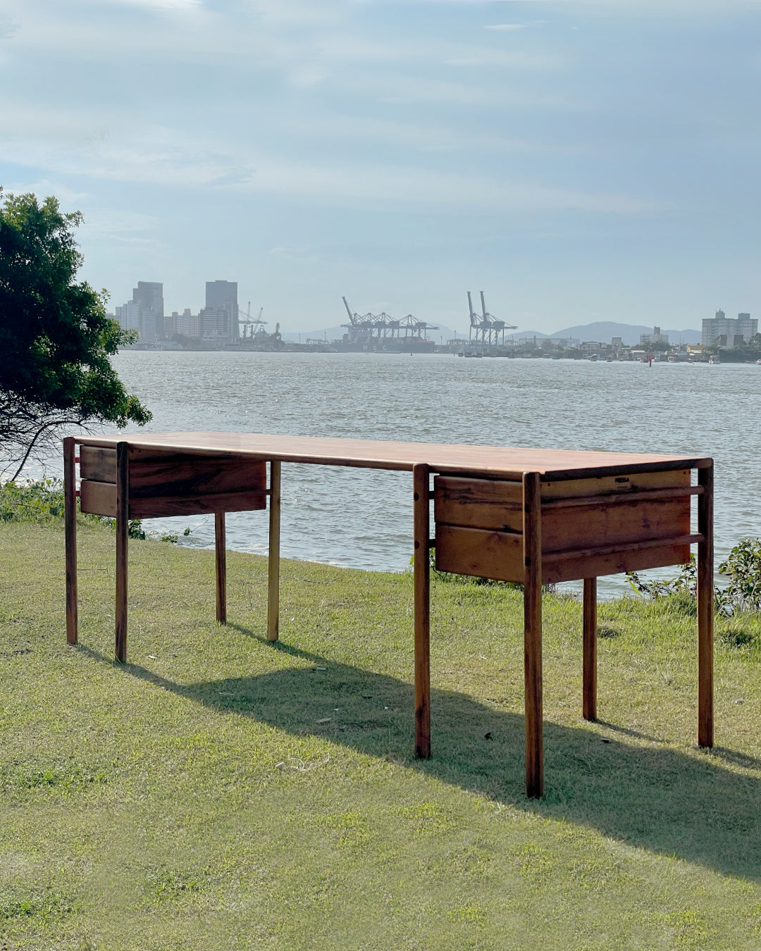 Gui Writing Desk
