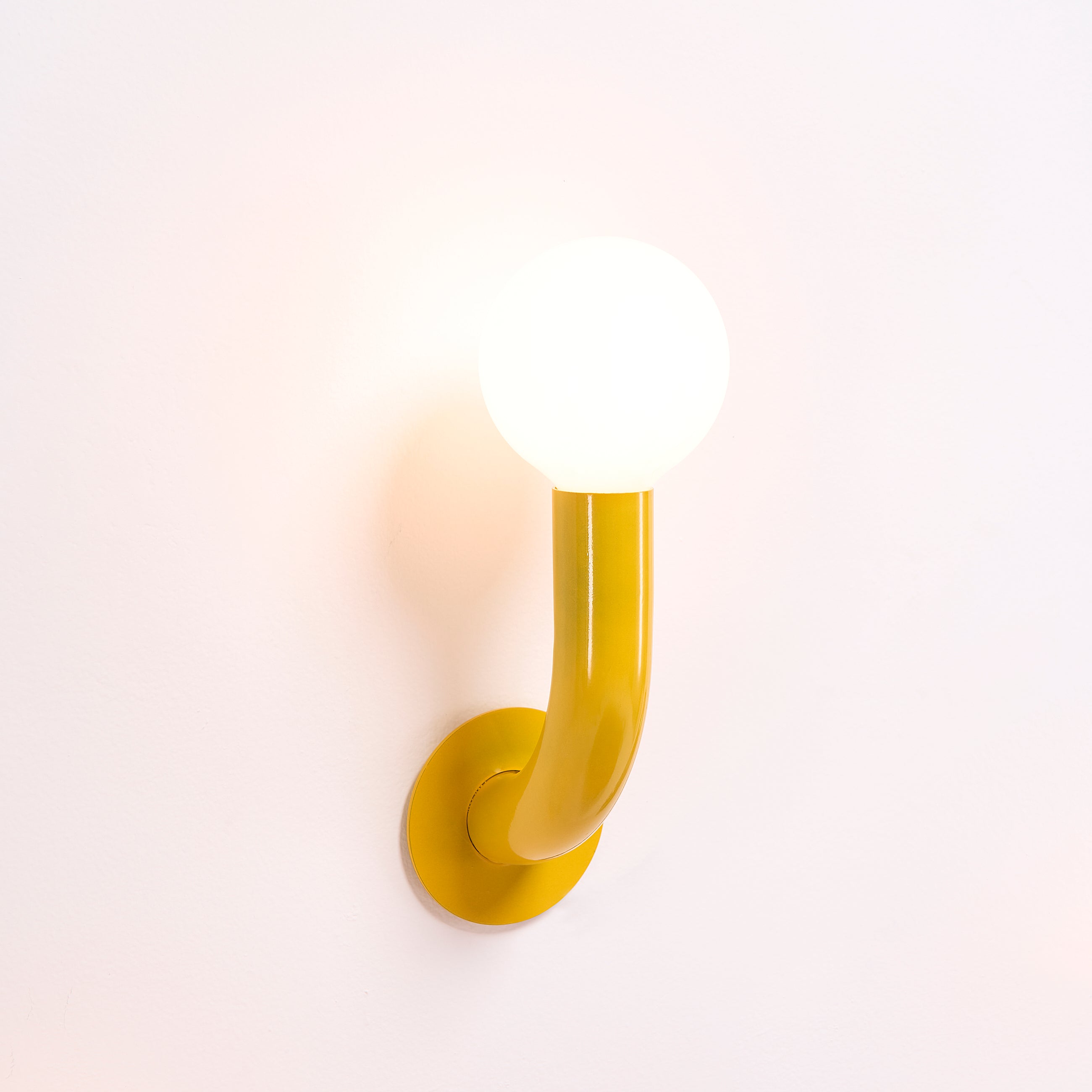 Wall Light Curva