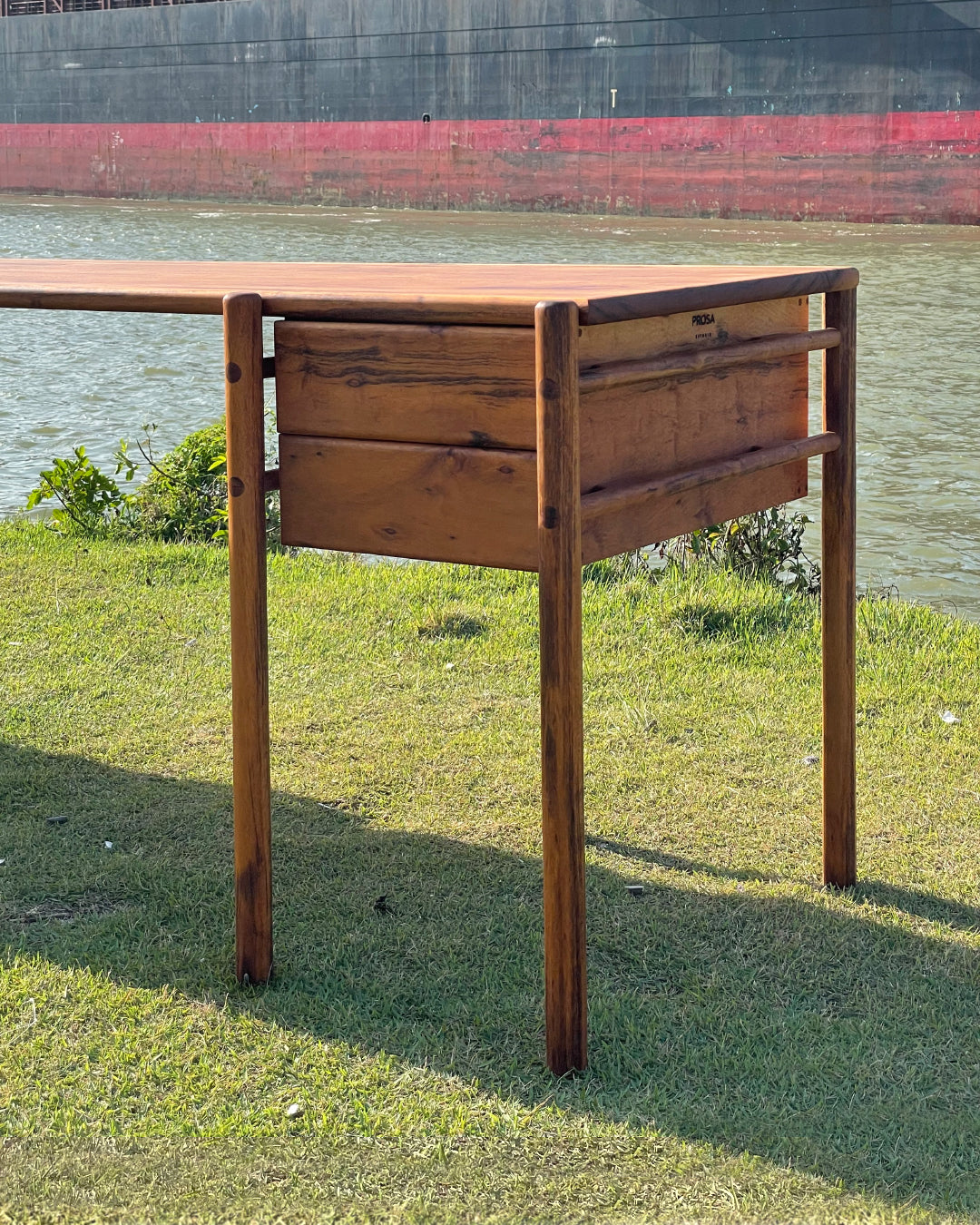 Gui Writing Desk
