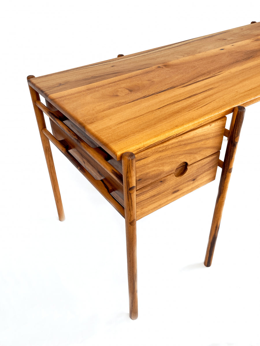 Gui Writing Desk