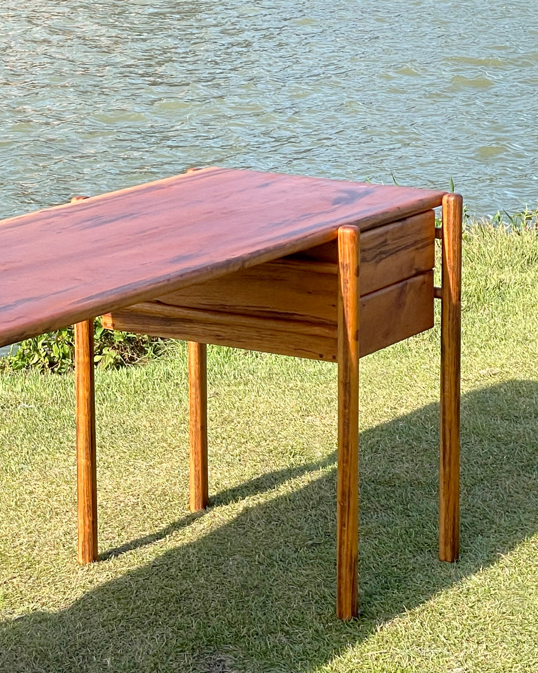 Gui Writing Desk