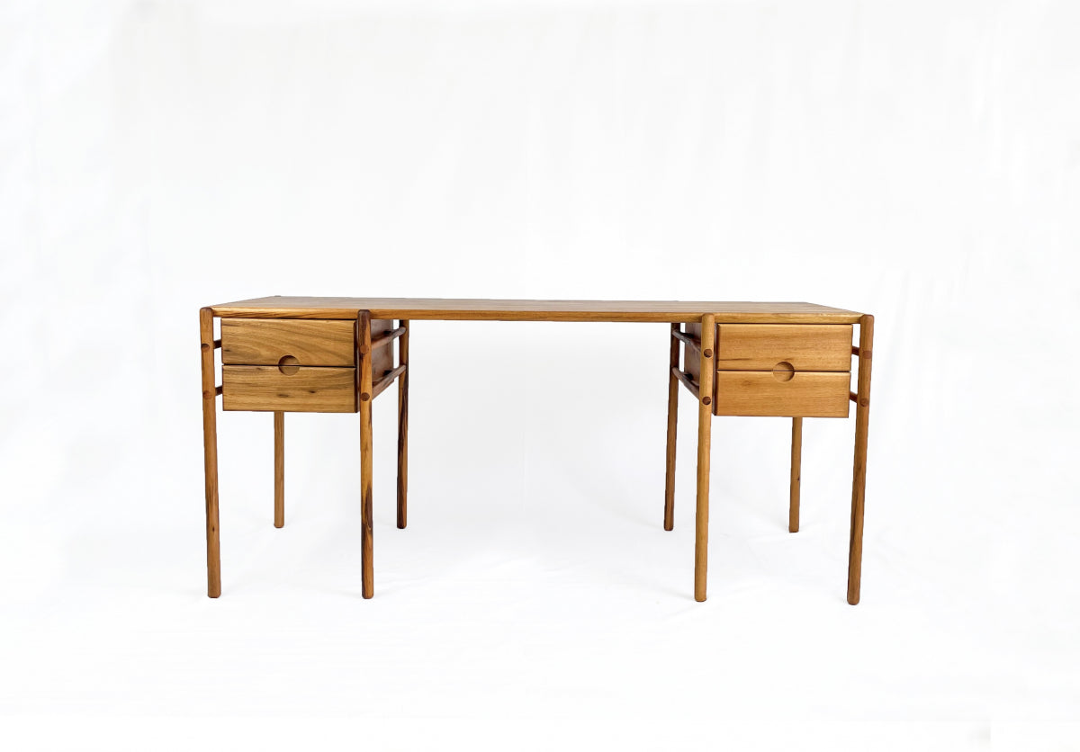 Gui Writing Desk