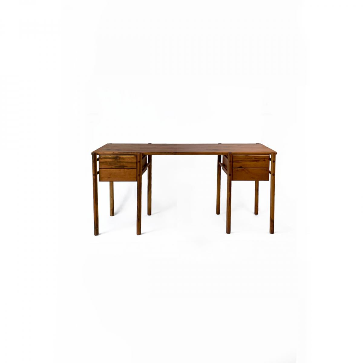 Gui Writing Desk