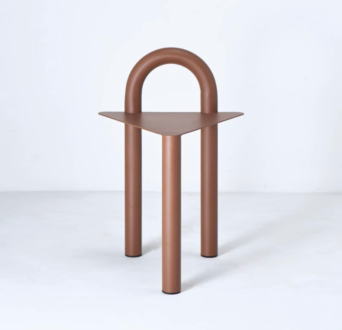 Curve Stool.